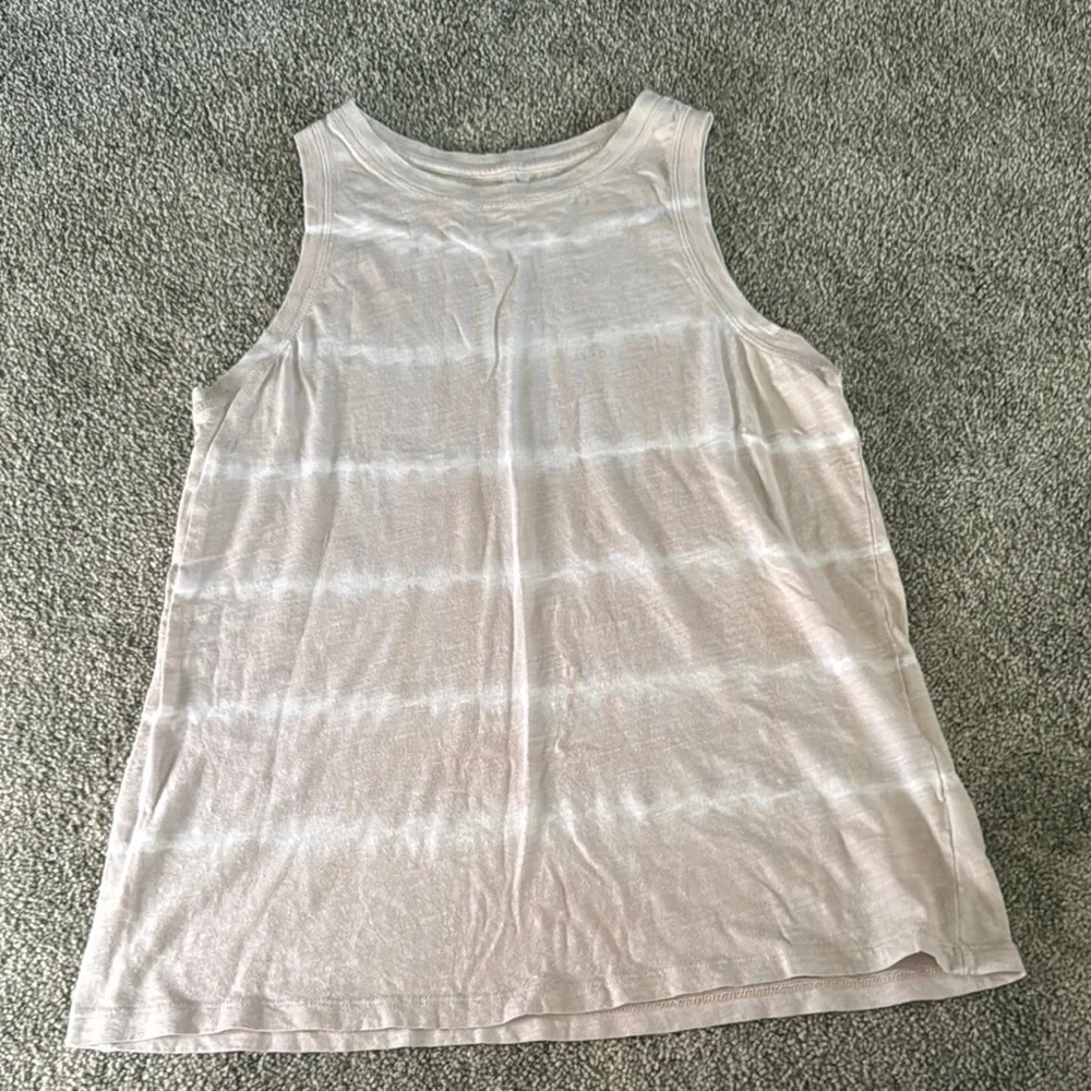 Time and Tru Cream Relaxed Sleeveless Tank Top